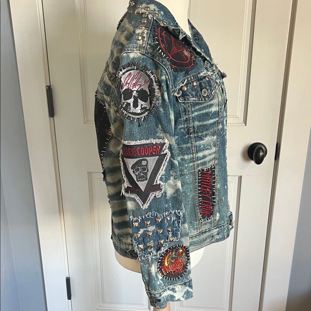 Source Unknown Distressed Denim Jacket with Red A… - image 5